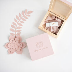 Pink woodenbox for USB with engraving