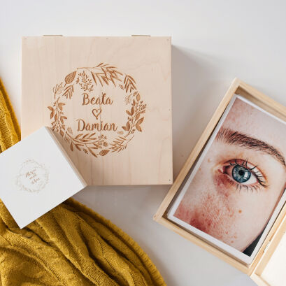 Wooden box 20x20 cm with engraving