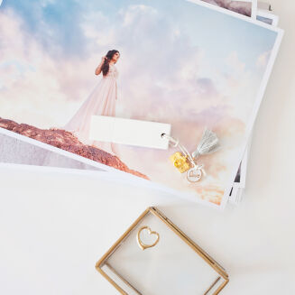 Wooden white USB 4, 8 or 16 GB with engraving - Beautiful moments - 2