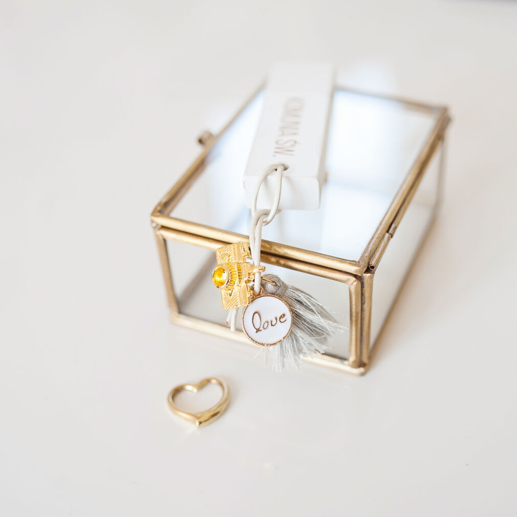 Wooden white USB 4, 8 or 16 GB with engraving - Beautiful moments