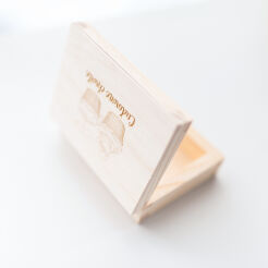 Drewniane prostokątne opakowanie na pendrive