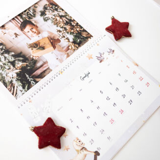 Kalendarz liski 2025 z okienkiem na zdjęcie - 6