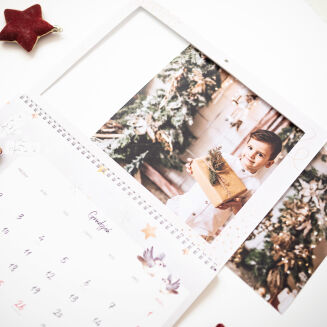 Kalendarz liski 2025 z okienkiem na zdjęcie - 2