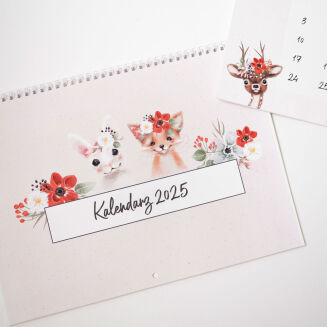 Kalendarz liski 2025 z okienkiem na zdjęcie - 3