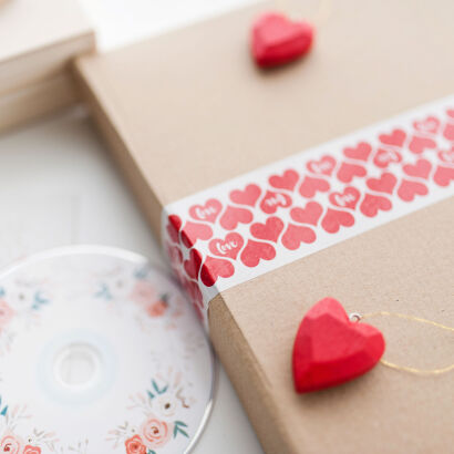 Packaging tape Red hearts